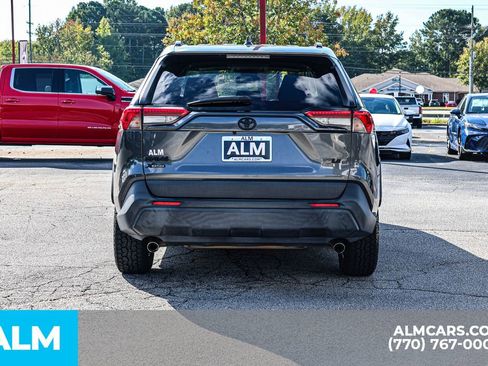 Used 2021 Toyota RAV4 LE image 12