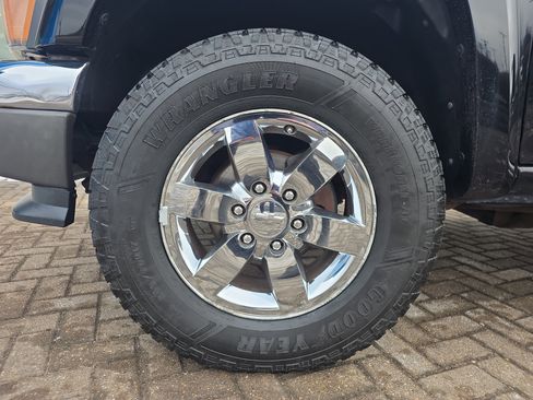 Used 2011 Chevrolet Colorado LT image 30