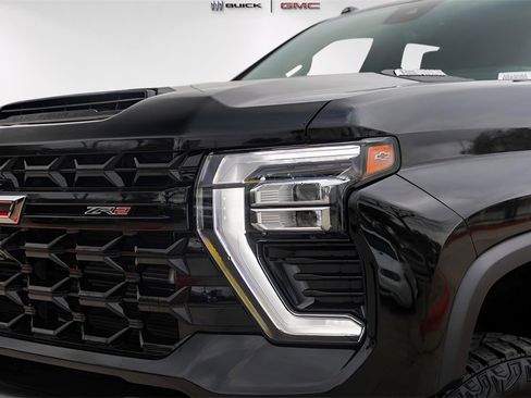 Certified 2025 Chevrolet Silverado 2500 ZR2 w/ Technology Package image 3