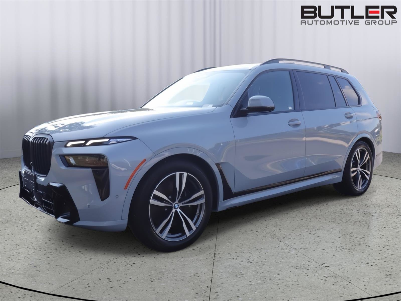 Used 2026 BMW X7 xDrive40i AWD/4WD image 3