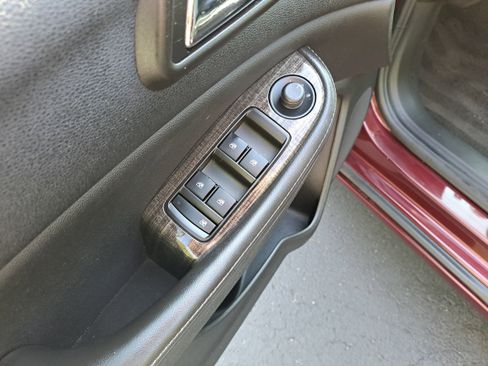 Used 2015 Chevrolet Malibu LT w/ Power Convenience Package image 17
