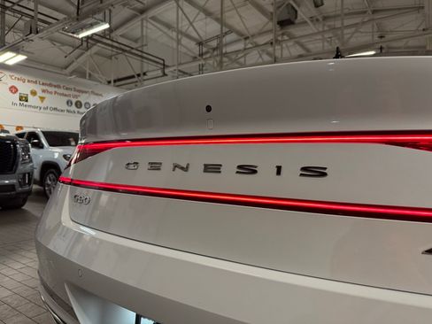 Used 2025 Genesis G90 3.5T image 10