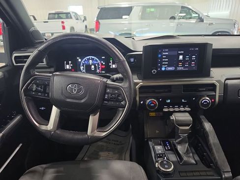 Used 2024 Toyota Tacoma SR5 AWD/4WD image 10