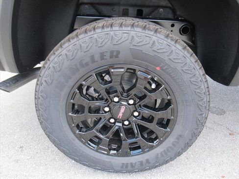New 2026 GMC Canyon Elevation RWD image 8