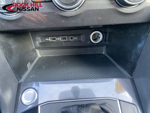 Used 2019 Volkswagen Tiguan SE w/ Panoramic Sunroof Package image 26