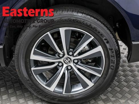 Used 2024 Toyota Venza LE image 58