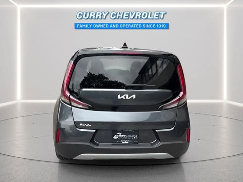 Used 2023 Kia Soul LX w/ LX Technology Package FWD image 11