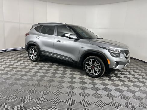 Used 2021 Kia Seltos SX w/ SX Sunroof Package AWD/4WD image 7