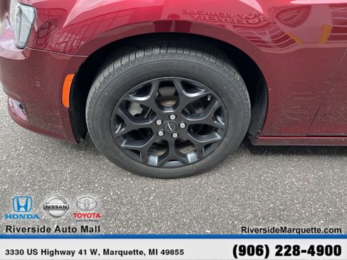 Used 2023 Chrysler 300 Touring L w/ Comfort Group image 11