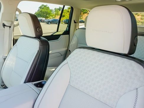 New 2026 GMC Acadia Denali w/ Super Cruise Package AWD/4WD image 13