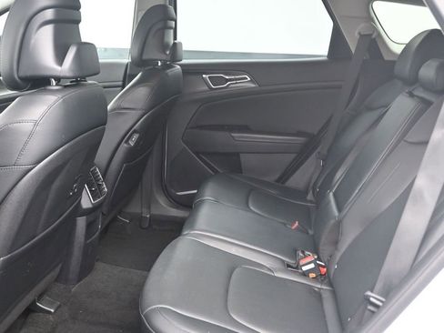 Used 2024 Kia Sportage EX FWD image 13