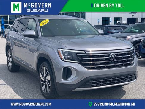 Used 2025 Volkswagen Atlas SE AWD/4WD image 1