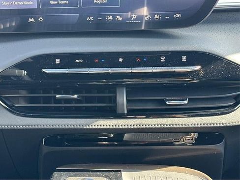 New 2026 Buick Enclave Avenir w/ Super Cruise Package image 15