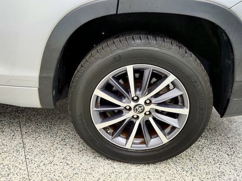 Used 2018 Toyota Highlander XLE FWD image 9