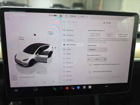 Used 2023 Tesla Model Y Long Range AWD/4WD image 28