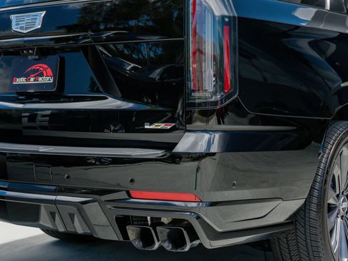 Used 2025 Cadillac Escalade V AWD/4WD image 38