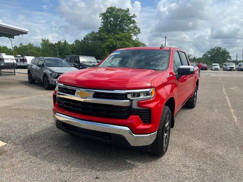 Used 2023 Chevrolet Silverado 1500 LT AWD/4WD image 2