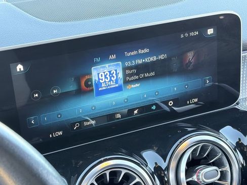 Used 2021 Mercedes-Benz GLB 250 image 14