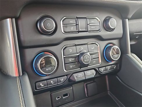 Used 2024 Chevrolet Tahoe Premier image 17