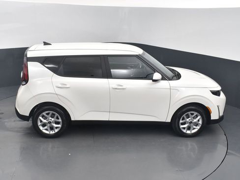 Used 2025 Kia Soul LX w/ LX Technology Package FWD image 43