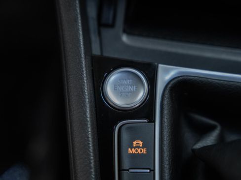 Used 2020 Volkswagen GTI SE image 34