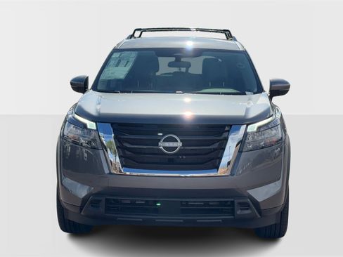 New 2025 Nissan Pathfinder SV image 6