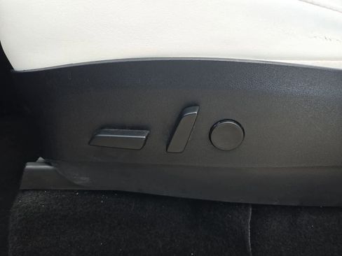 Used 2020 Tesla Model Y Long Range image 15