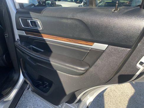 Used 2016 Ford Explorer Limited w/ Class II Trailer Tow Package image 20