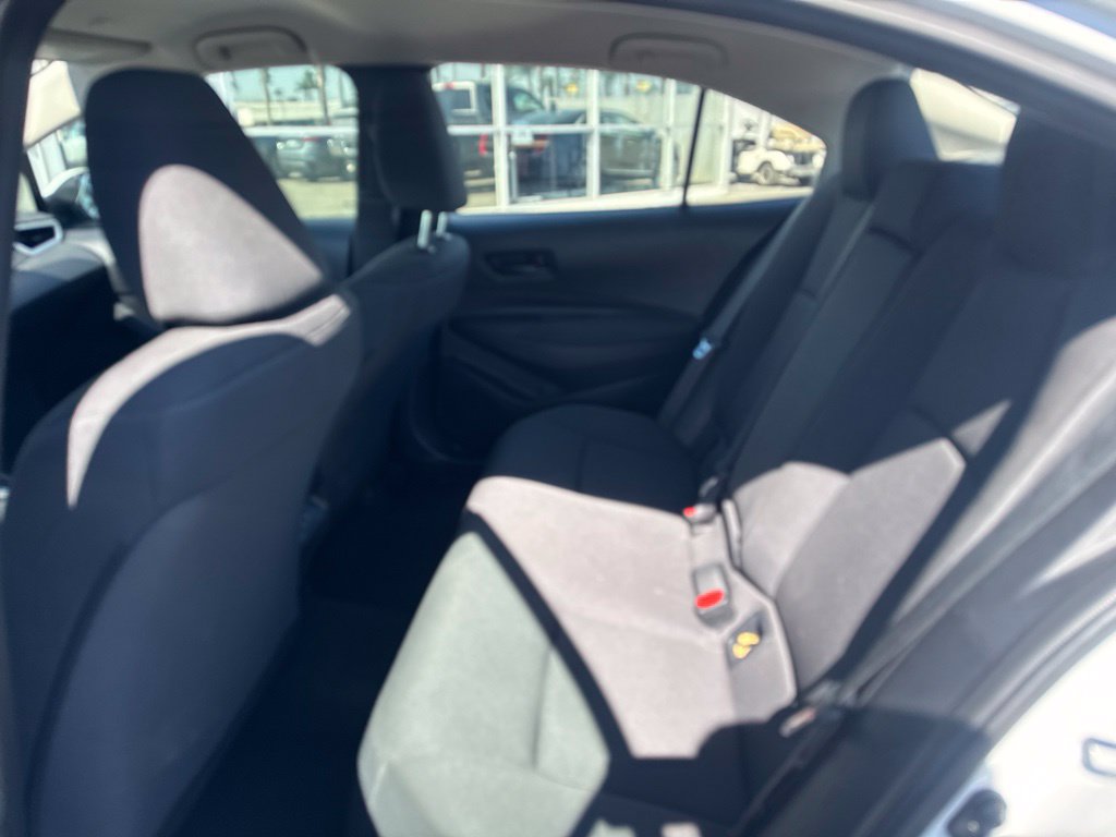 Used 2025 Toyota Corolla LE FWD image 11