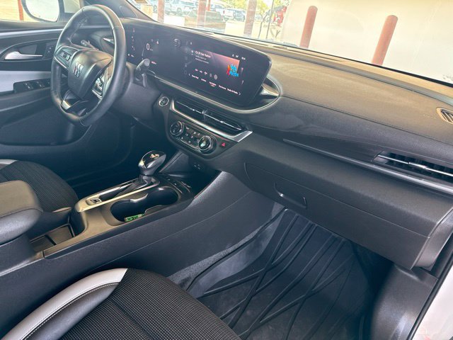Used 2024 Buick Envista Preferred w/ Convenience I Package FWD image 12