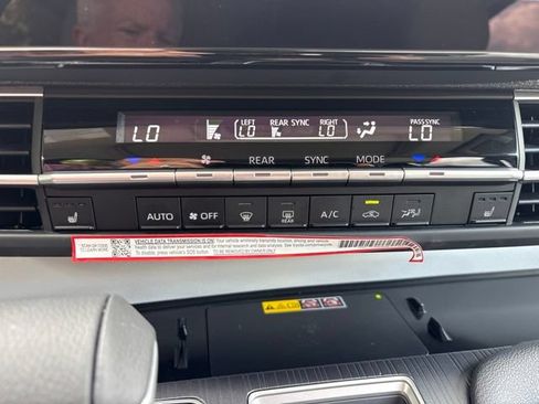 Used 2026 Toyota Sienna XLE FWD image 21