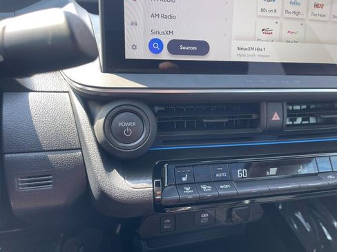 Used 2025 Toyota Prius FWD image 21