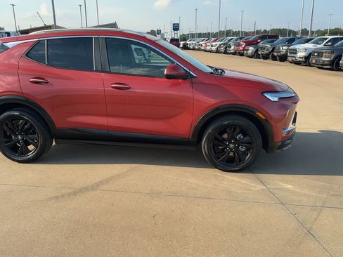 Used 2024 Buick Encore GX Sport Touring image 9