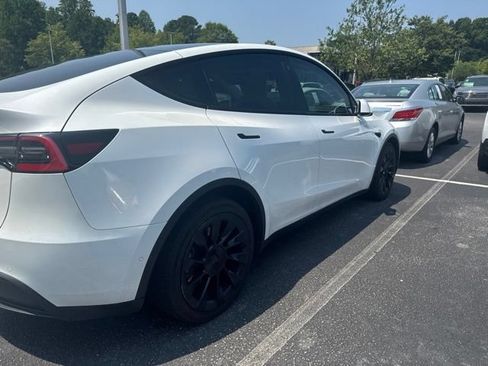 Used 2021 Tesla Model Y Long Range AWD/4WD image 12