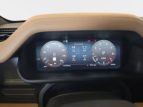 Certified 2025 Land Rover Defender 110 V8 AWD/4WD image 21