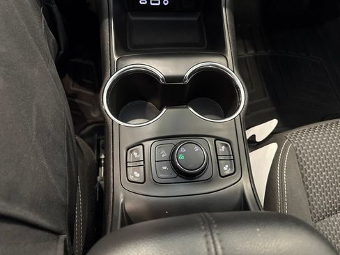 Used 2023 GMC Terrain SLE w/ Driver Convenience Package AWD/4WD image 28