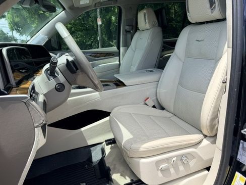 Used 2021 Cadillac Escalade ESV Sport Platinum AWD/4WD image 12