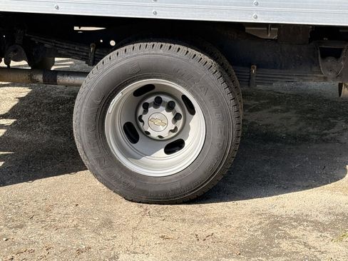 New 2024 Chevrolet Express 3500 w/ Power Convenience Package RWD image 10