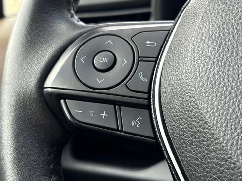 Used 2021 Toyota RAV4 XLE w/ Convenience Package FWD image 11