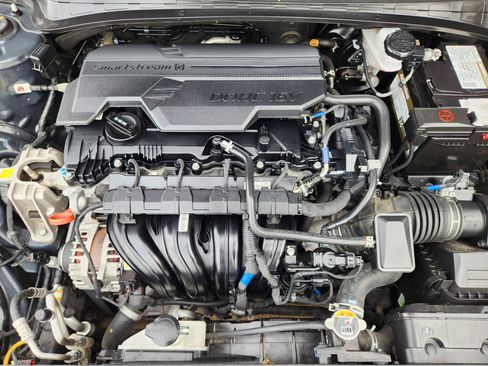 Used 2024 Hyundai Elantra Limited image 35