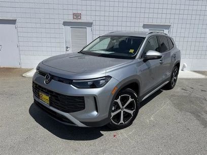 New 2025 Volkswagen Tiguan SE