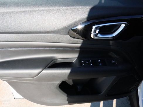 New 2026 Jeep Compass Latitude image 15