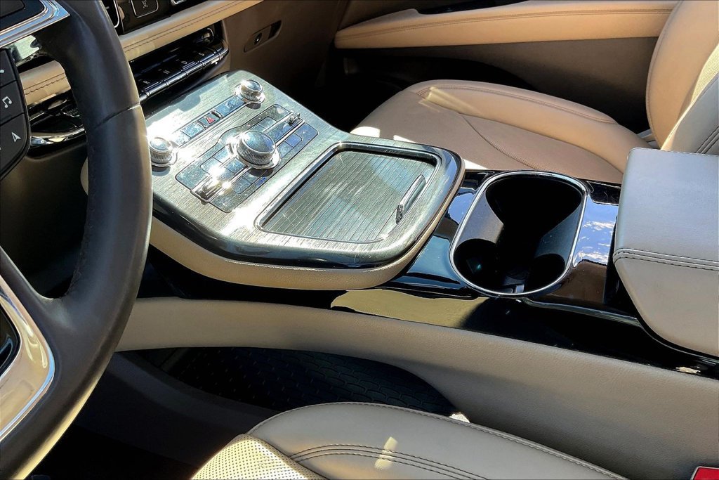 Used 2023 Lincoln Nautilus Reserve FWD image 17