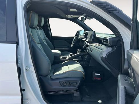 Used 2025 Toyota Tacoma Trailhunter w/ Tow Tech Package image 15