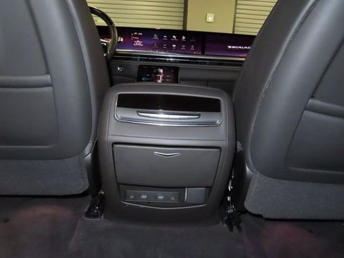 Certified 2025 Cadillac Escalade Sport Platinum w/ LPO, Floor Liner Package image 31