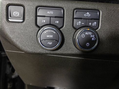 Used 2023 Chevrolet Silverado 1500 LT image 35