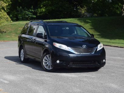 Used 2017 Toyota Sienna AWD