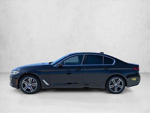 Used 2021 BMW 530e xDrive w/ Convenience Package image 9
