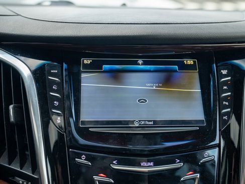 Used 2018 Cadillac Escalade Premium Luxury image 18