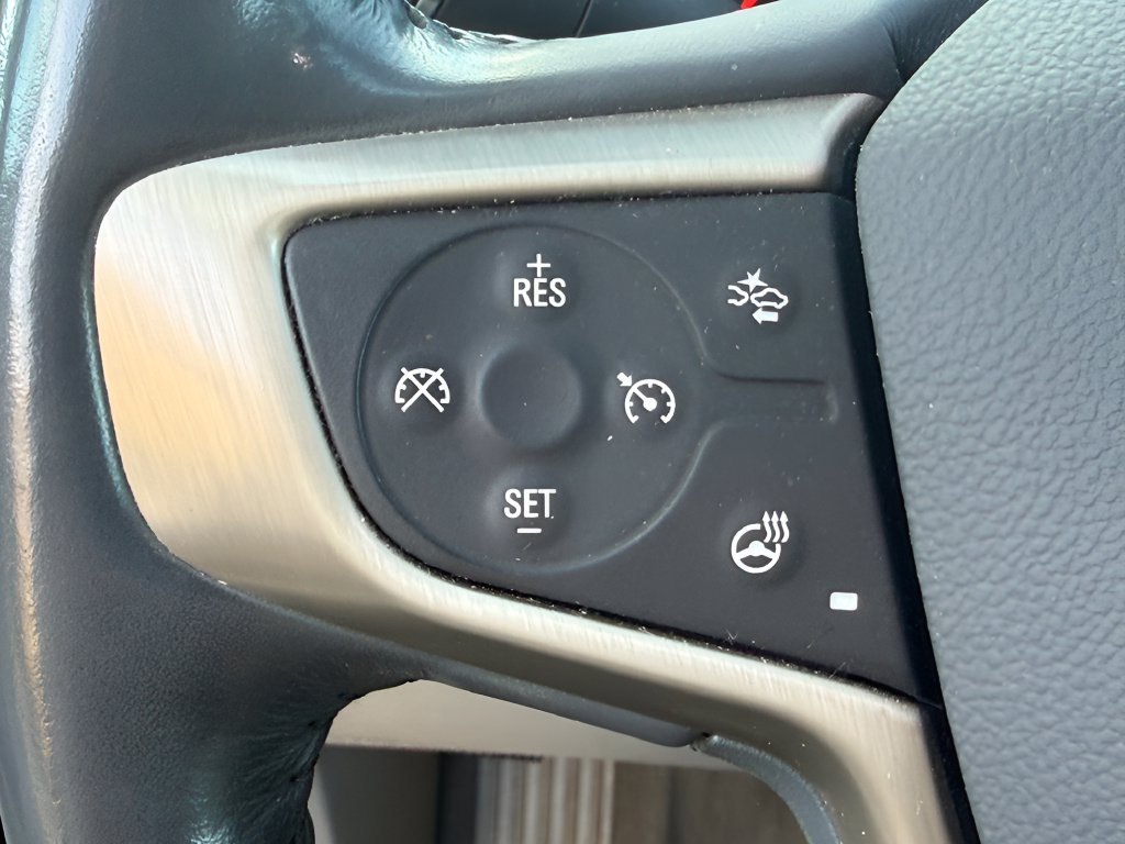 Used 2020 GMC Acadia Denali w/ Technology Package FWD image 17